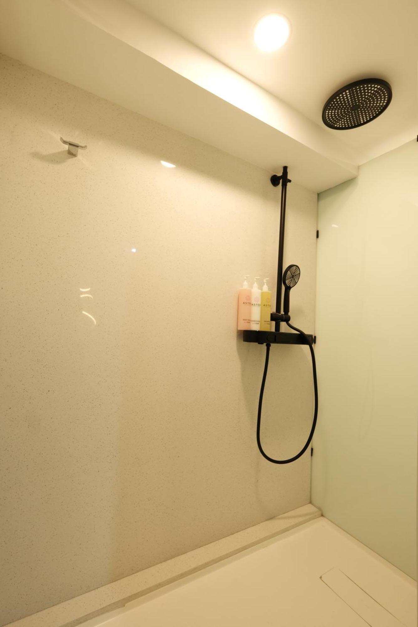 Aster Apartment Bali Canggu Buitenkant foto